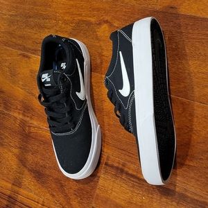 Nike lace shoes size 6